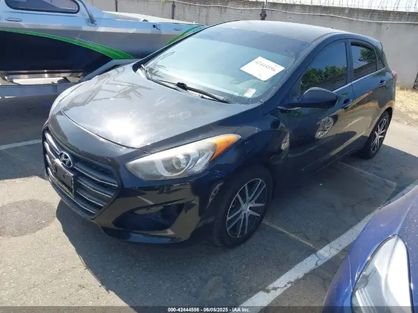 KMHD35LH7GU305856 2016 HYUNDAI ELANTRA - Image 2