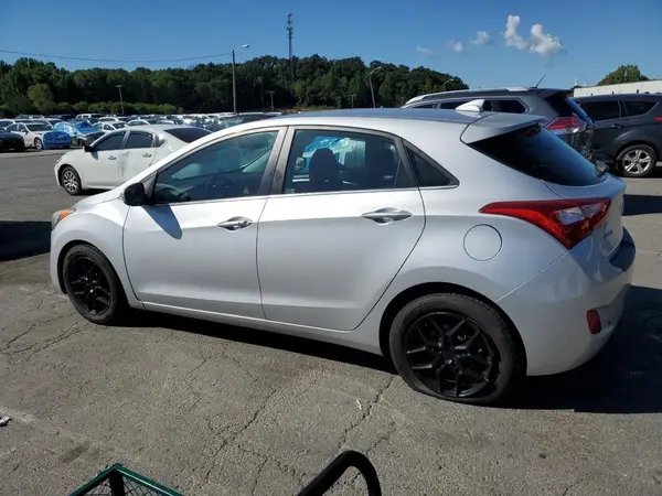 KMHD35LH7GU307963 2016 HYUNDAI ELANTRA - Image 2