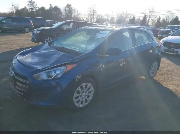 KMHD35LH7GU311401 2016 HYUNDAI ELANTRA - Image 2