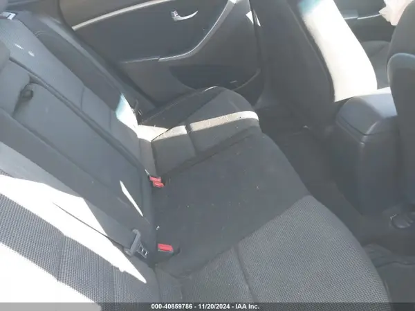 KMHD35LH7GU323774 2016 HYUNDAI ELANTRA - Image 8