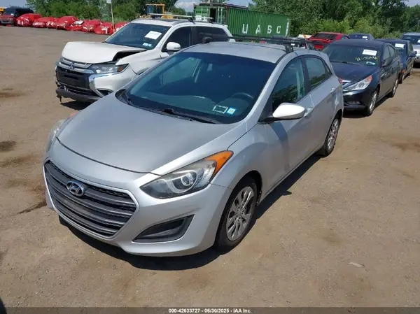 KMHD35LH7GU324519 2016 HYUNDAI ELANTRA - Image 2