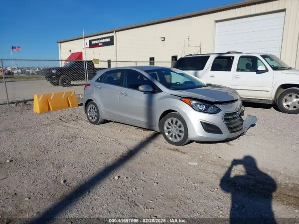 KMHD35LH7GU325329 2016 HYUNDAI ELANTRA - Image 1