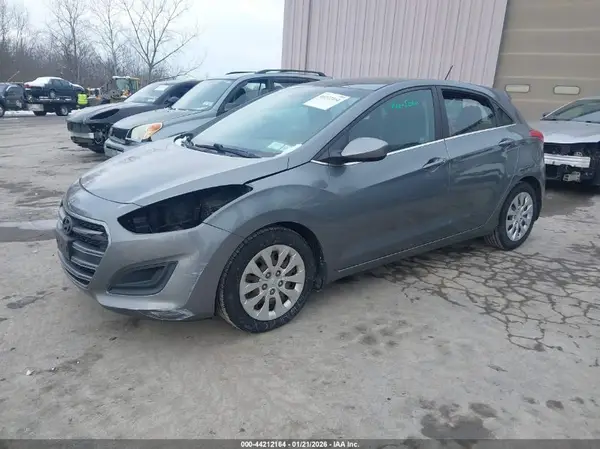 KMHD35LH7GU333057 2016 HYUNDAI ELANTRA - Image 2