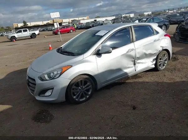 KMHD35LH7GU337027 2016 HYUNDAI ELANTRA - Image 2