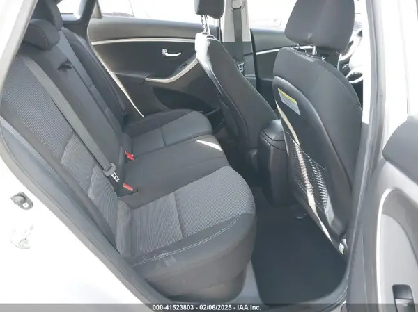 KMHD35LH7GU337027 2016 HYUNDAI ELANTRA - Image 8