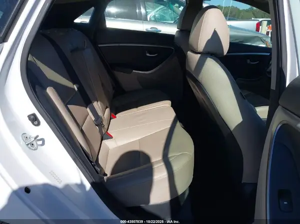 KMHD35LH7GU338470 2016 HYUNDAI ELANTRA - Image 8