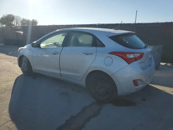 KMHD35LH7HU361023 2017 HYUNDAI ELANTRA - Image 2