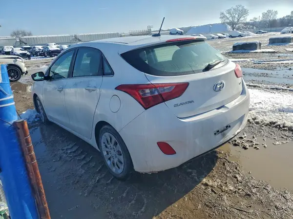 KMHD35LH7HU366934 2017 HYUNDAI ELANTRA - Image 2