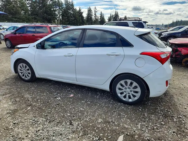 KMHD35LH7HU371230 2017 HYUNDAI ELANTRA - Image 2