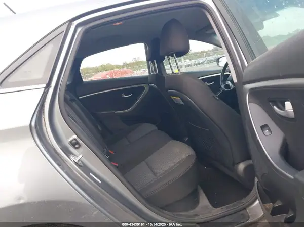 KMHD35LH7HU372524 2017 HYUNDAI ELANTRA - Image 8