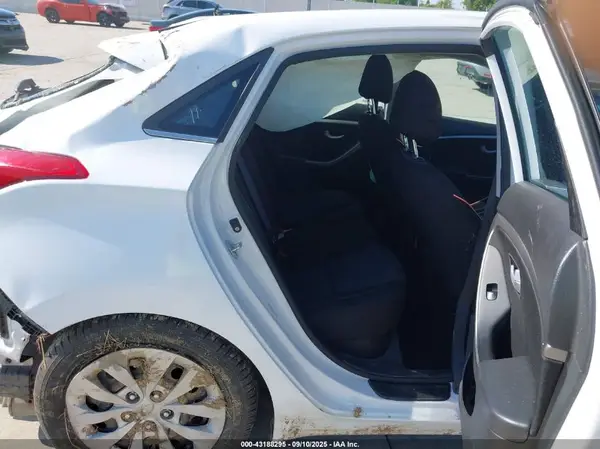 KMHD35LH7HU374306 2017 HYUNDAI ELANTRA - Image 8