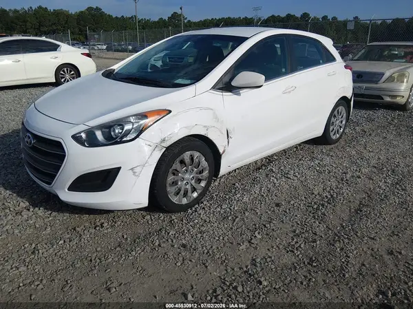 KMHD35LH7HU376136 2017 HYUNDAI ELANTRA - Image 2