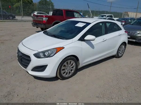 KMHD35LH7HU377173 2017 HYUNDAI ELANTRA - Image 2
