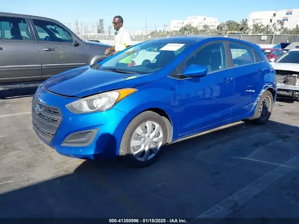 KMHD35LH7HU377948 2017 HYUNDAI ELANTRA - Image 2