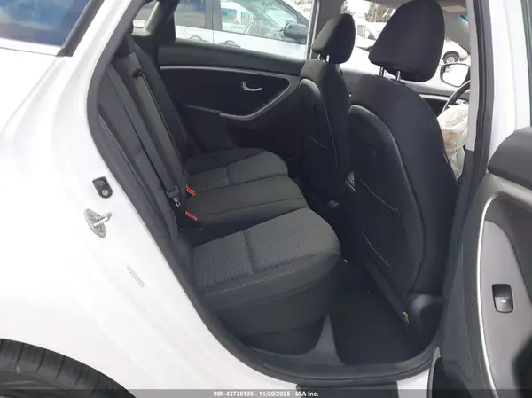 KMHD35LH7HU379392 2017 HYUNDAI ELANTRA - Image 8
