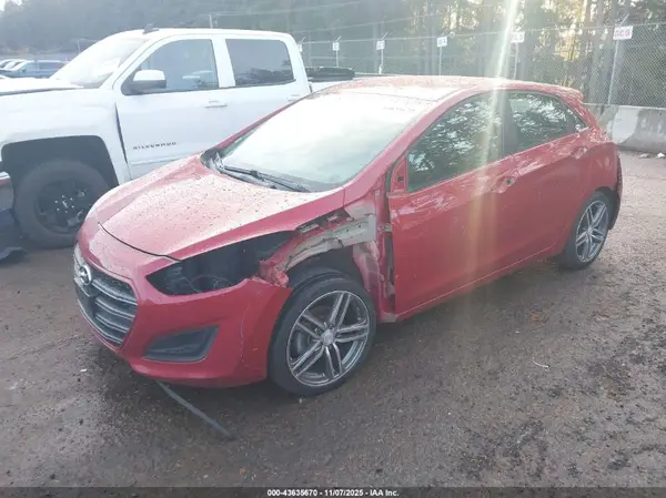 KMHD35LH7HU380848 2017 HYUNDAI ELANTRA - Image 2