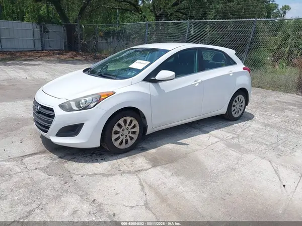 KMHD35LH7HU381739 2017 HYUNDAI ELANTRA - Image 2