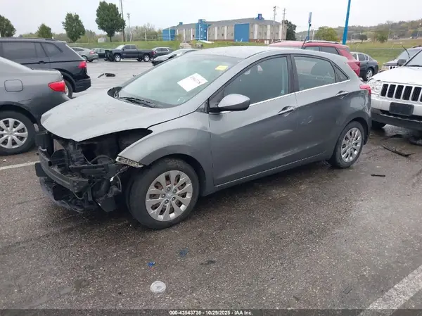 KMHD35LH7HU383779 2017 HYUNDAI ELANTRA - Image 2