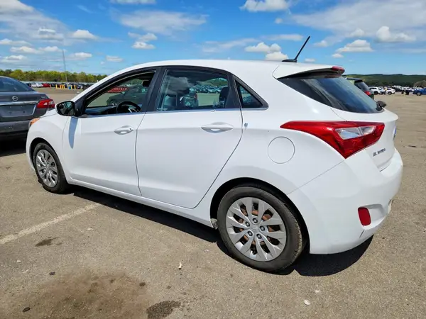 KMHD35LH7HU383944 2017 HYUNDAI ELANTRA - Image 2