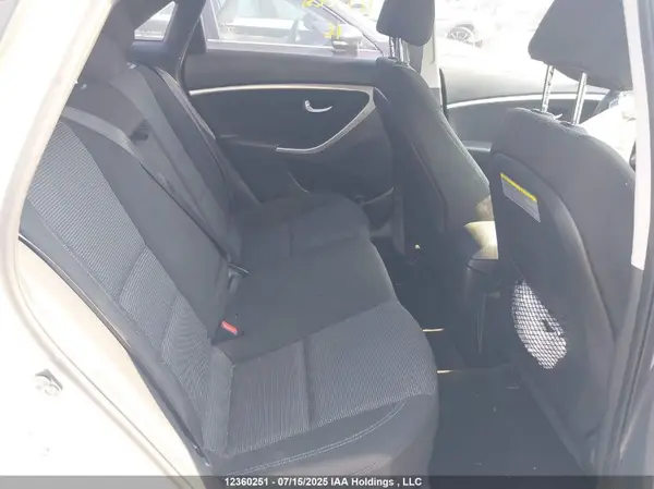 KMHD35LH8GU260670 2016 HYUNDAI ELANTRA - Image 8