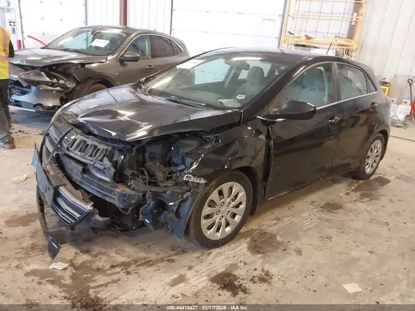 KMHD35LH8GU263861 2016 HYUNDAI ELANTRA - Image 2