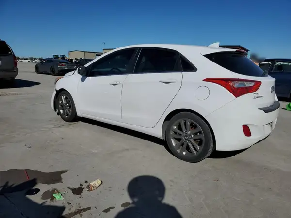 KMHD35LH8GU270650 2016 HYUNDAI ELANTRA - Image 2