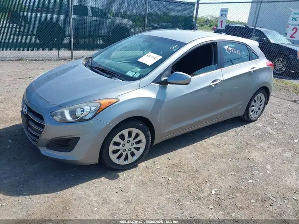 KMHD35LH8GU271975 2016 HYUNDAI ELANTRA - Image 2