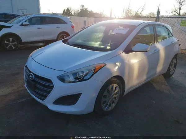 KMHD35LH8GU277940 2016 HYUNDAI ELANTRA - Image 2