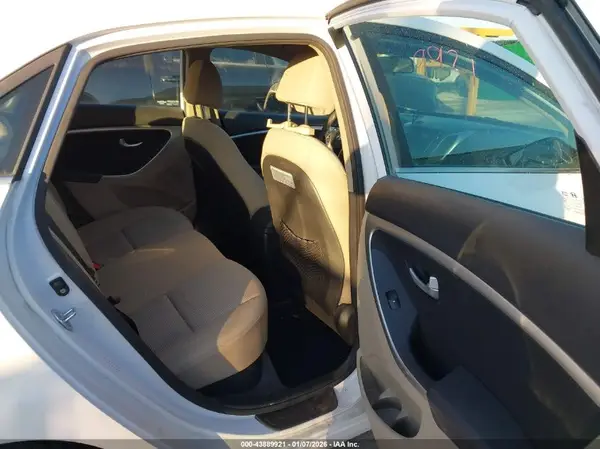 KMHD35LH8GU277940 2016 HYUNDAI ELANTRA - Image 8