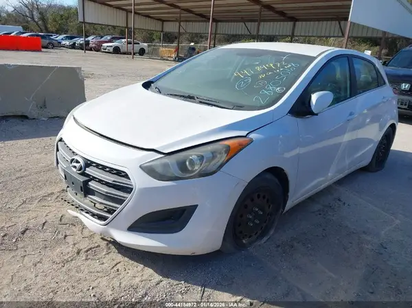KMHD35LH8GU284242 2016 HYUNDAI ELANTRA - Image 2
