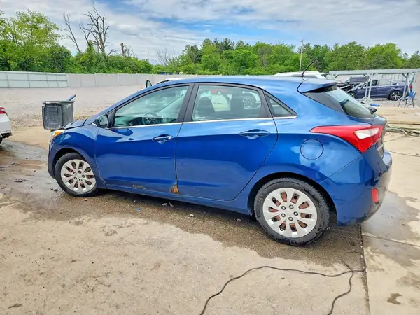 KMHD35LH8GU286301 2016 HYUNDAI ELANTRA - Image 2