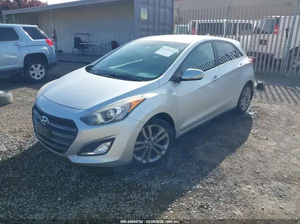 KMHD35LH8GU286704 2016 HYUNDAI ELANTRA - Image 2