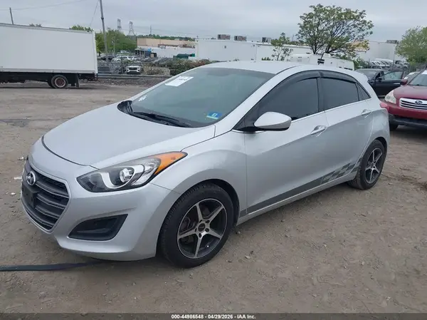 KMHD35LH8GU286833 2016 HYUNDAI ELANTRA - Image 2