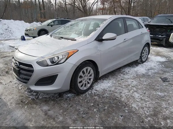 KMHD35LH8GU303436 2016 HYUNDAI ELANTRA - Image 2