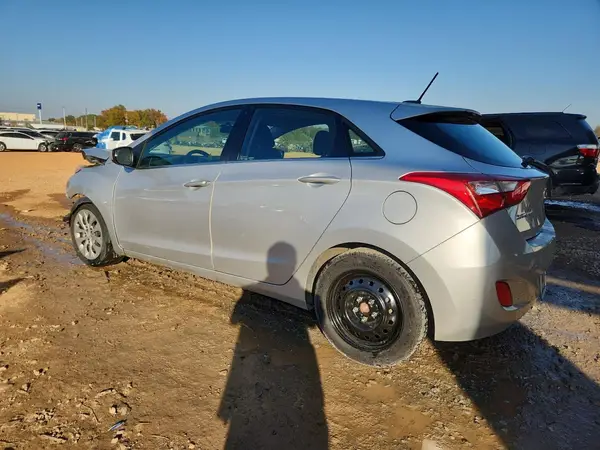 KMHD35LH8GU304599 2016 HYUNDAI ELANTRA - Image 2