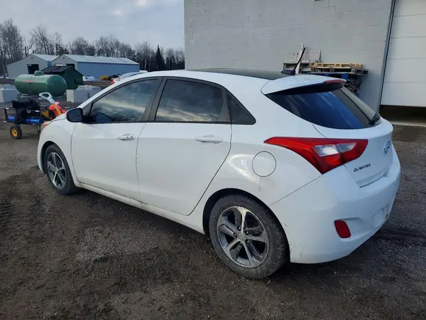 KMHD35LH8GU313416 2016 HYUNDAI ELANTRA - Image 2