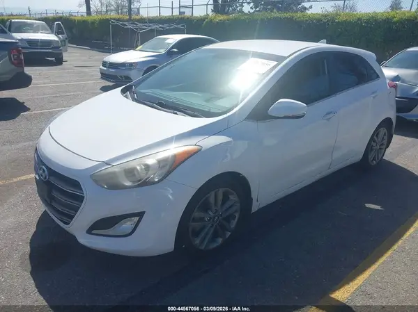 KMHD35LH8GU316526 2016 HYUNDAI ELANTRA - Image 2