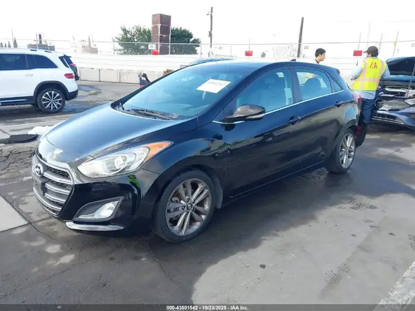 KMHD35LH8GU317160 2016 HYUNDAI ELANTRA - Image 2
