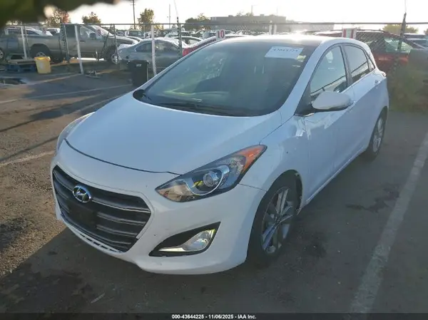 KMHD35LH8GU322018 2016 HYUNDAI ELANTRA - Image 2
