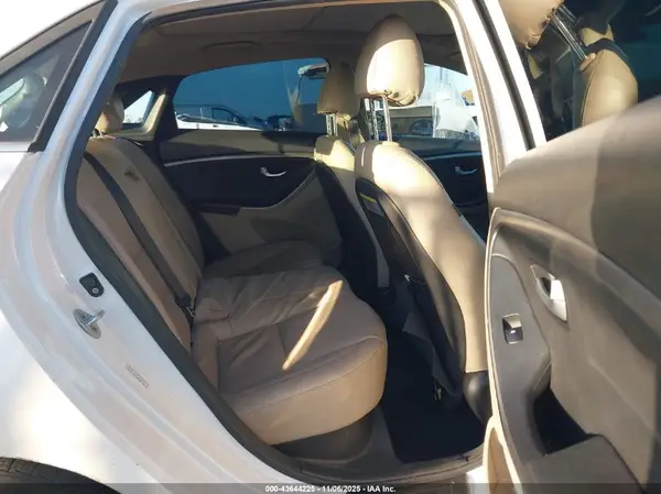 KMHD35LH8GU322018 2016 HYUNDAI ELANTRA - Image 8