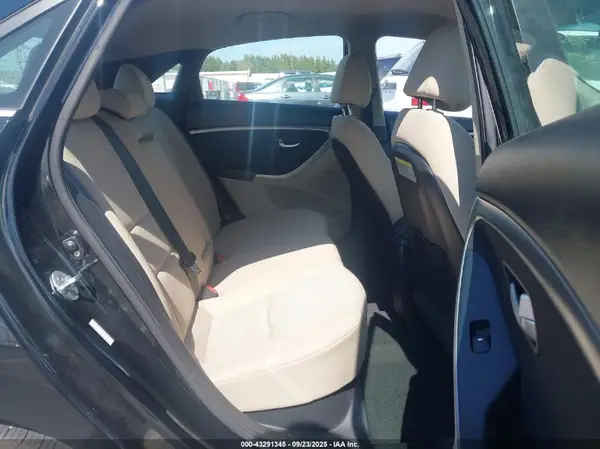 KMHD35LH8GU329597 2016 HYUNDAI ELANTRA - Image 8