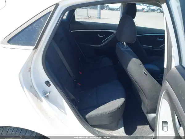 KMHD35LH8GU329924 2016 HYUNDAI ELANTRA - Image 8
