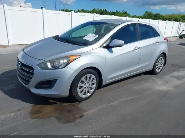 KMHD35LH8GU333598 2016 HYUNDAI ELANTRA - Image 2