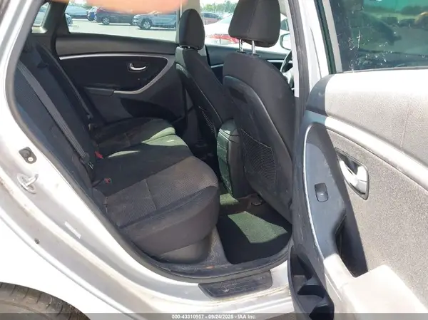 KMHD35LH8GU333598 2016 HYUNDAI ELANTRA - Image 8