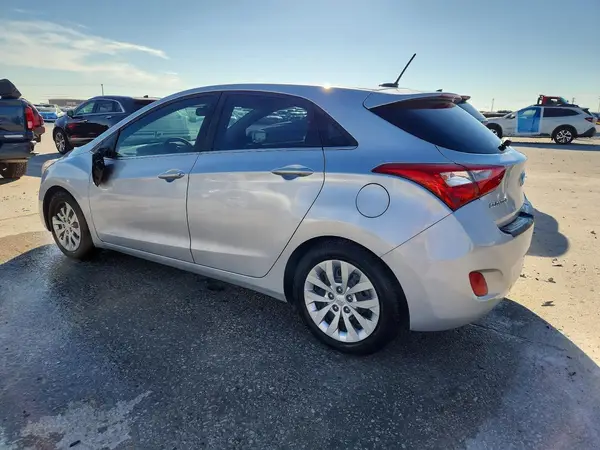 KMHD35LH8GU335710 2016 HYUNDAI ELANTRA - Image 2