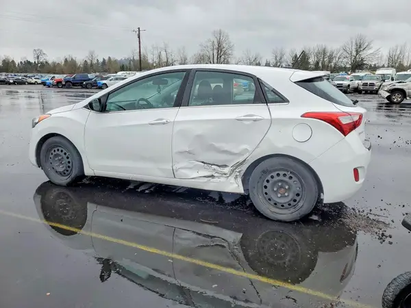 KMHD35LH8HU353755 2017 HYUNDAI ELANTRA - Image 2