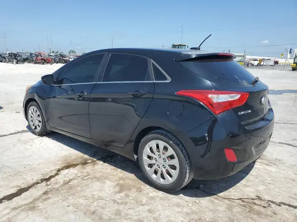 KMHD35LH8HU355263 2017 HYUNDAI ELANTRA - Image 2