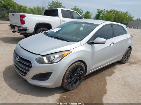KMHD35LH8HU360690 2017 HYUNDAI ELANTRA - Image 2