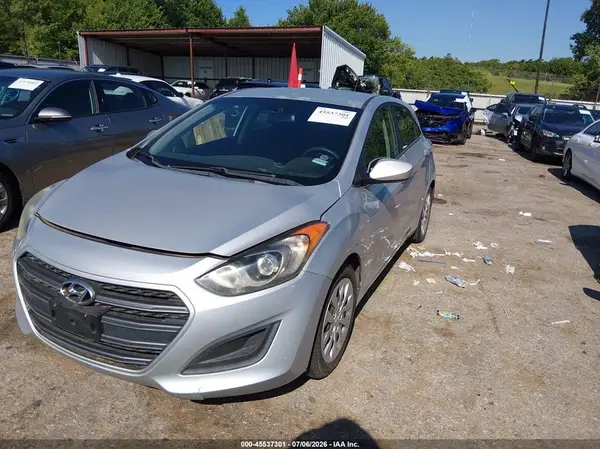 KMHD35LH8HU361578 2017 HYUNDAI ELANTRA - Image 2