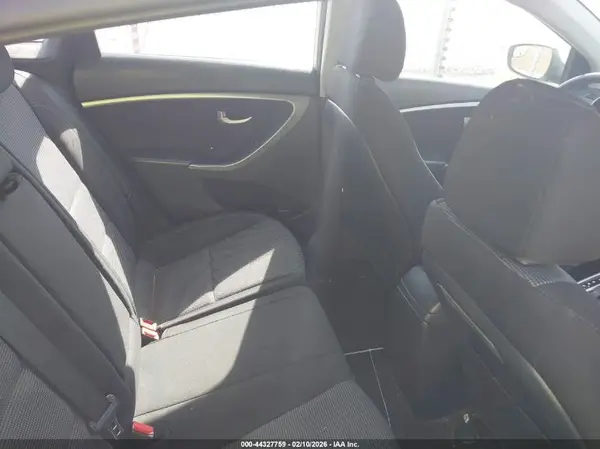 KMHD35LH8HU363783 2017 HYUNDAI ELANTRA - Image 8